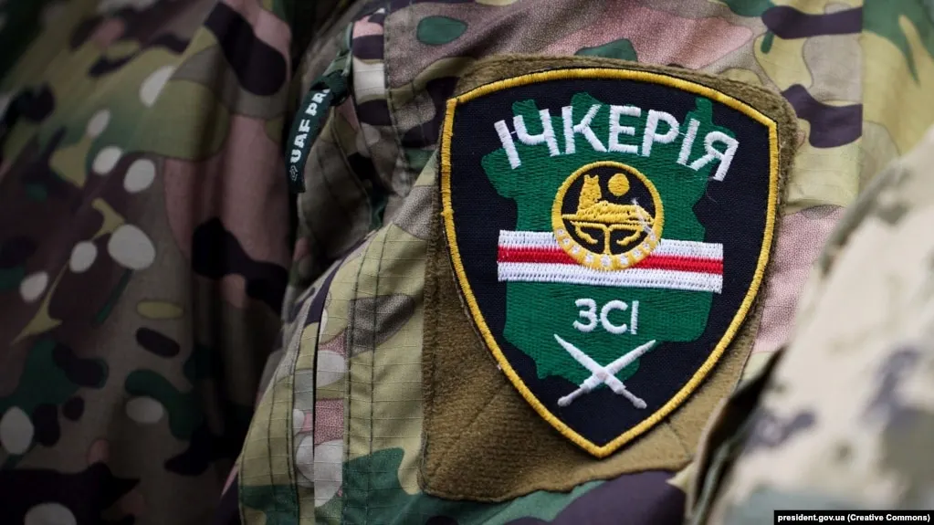 Росфинмониторинг включил Чеченскую Республику Ичкерию и её зарубежные подразделения в перечень террористов и экстремистов после решения суда Грозного, а её нынешнему лидеру Ахмеду Закаеву в России вменяют создание террористического сообщества и участие в боевых действиях на стороне Украины.