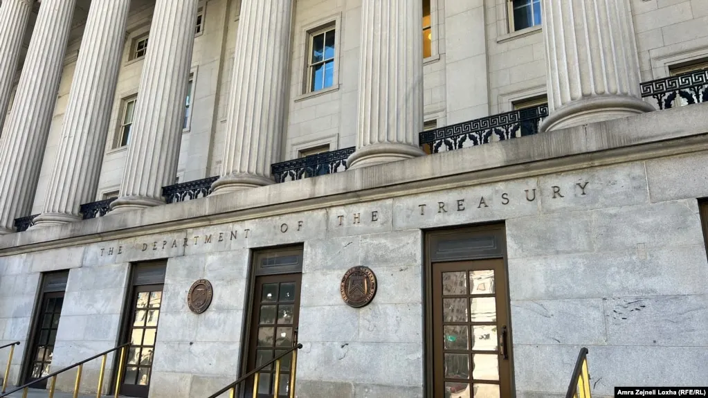 Минфин США объявил о новом пакете санкций против физических и юридических лиц в Иране, Турции и ОАЭ, которых Вашингтон считает причастными к снабжению Ирана оружием и пополнению запасов ракет и беспилотников.