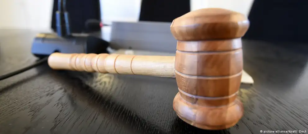 Советский районный суд Воронежа признал 24‑летнего Романа Мальцева виновным по статье о демонстрации запрещённой символики; дело было основано на рапорте сотрудника Центра «Э».