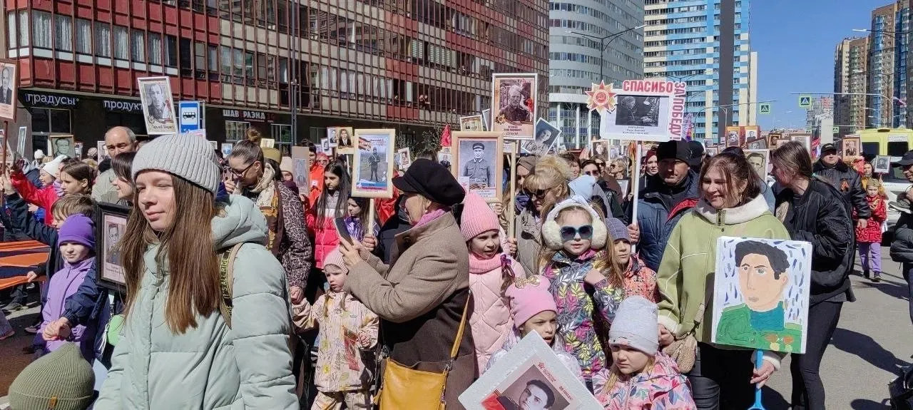 В Кудрове и Янине запланированы шествия и концертные программы. Губернатор Ленобласти подтвердил очное проведение акции в регионе, решение по Петербургу пока не принято — открыт приём заявок на онлайн‑участие.