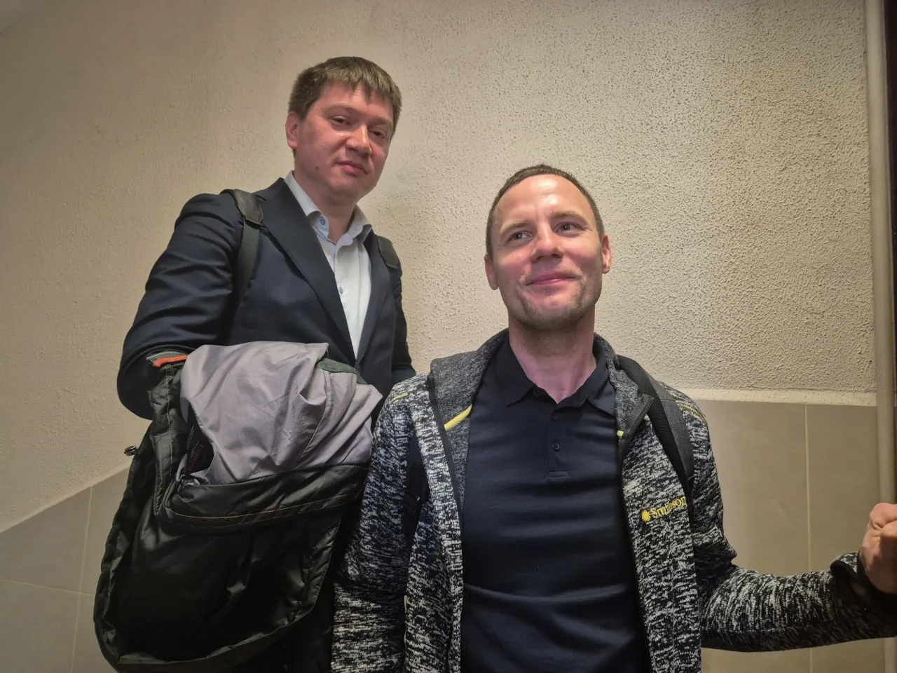 Полицейские вызывали юриста Никиту Сорокина для составления протокола, затем перенесли дату и пообещали насильно доставить его в отдел и привлечь за неповиновение; пара административных дел о «дискредитации» армии также передана по подведомственности.