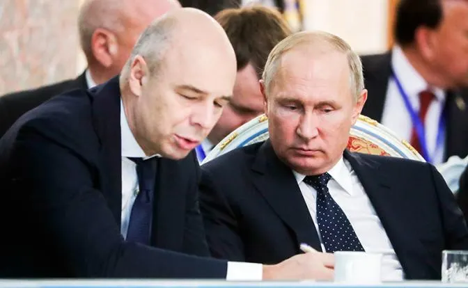 Депутат Госдумы заявил, что министр финансов подтвердил необходимость корректировки бюджета-2026 и фактически признал, что предложенный вариант не может быть выполнен; дефицит составил 5,9 трлн рублей.