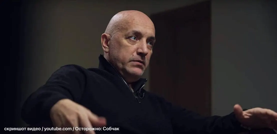 Писатель заявил, что будет проводить в Петербурге больше времени. Его представитель подтвердил факт устройства на работу, но отказался от деталей.