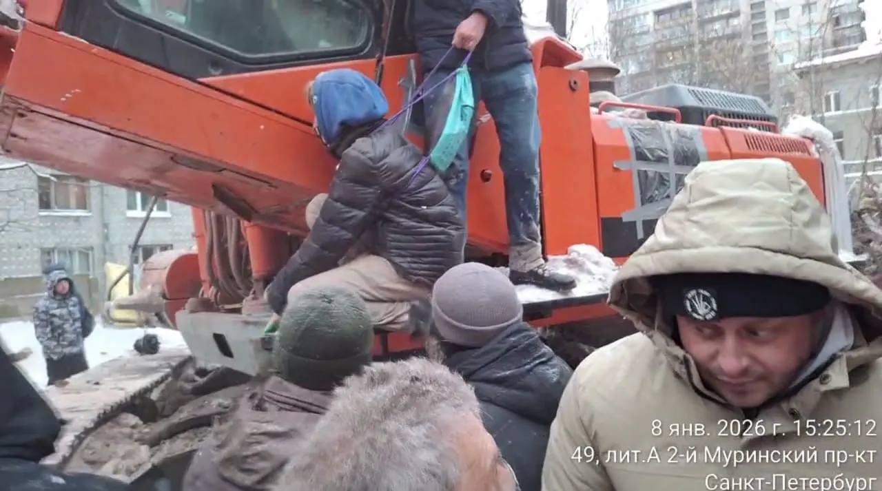 Сергеева задержали 8 мая и отправили в Старую Руссу. По версии активистов, он стал жертвой мошеннической схемы; коллеги и близкие собирают средства на юридическую помощь.