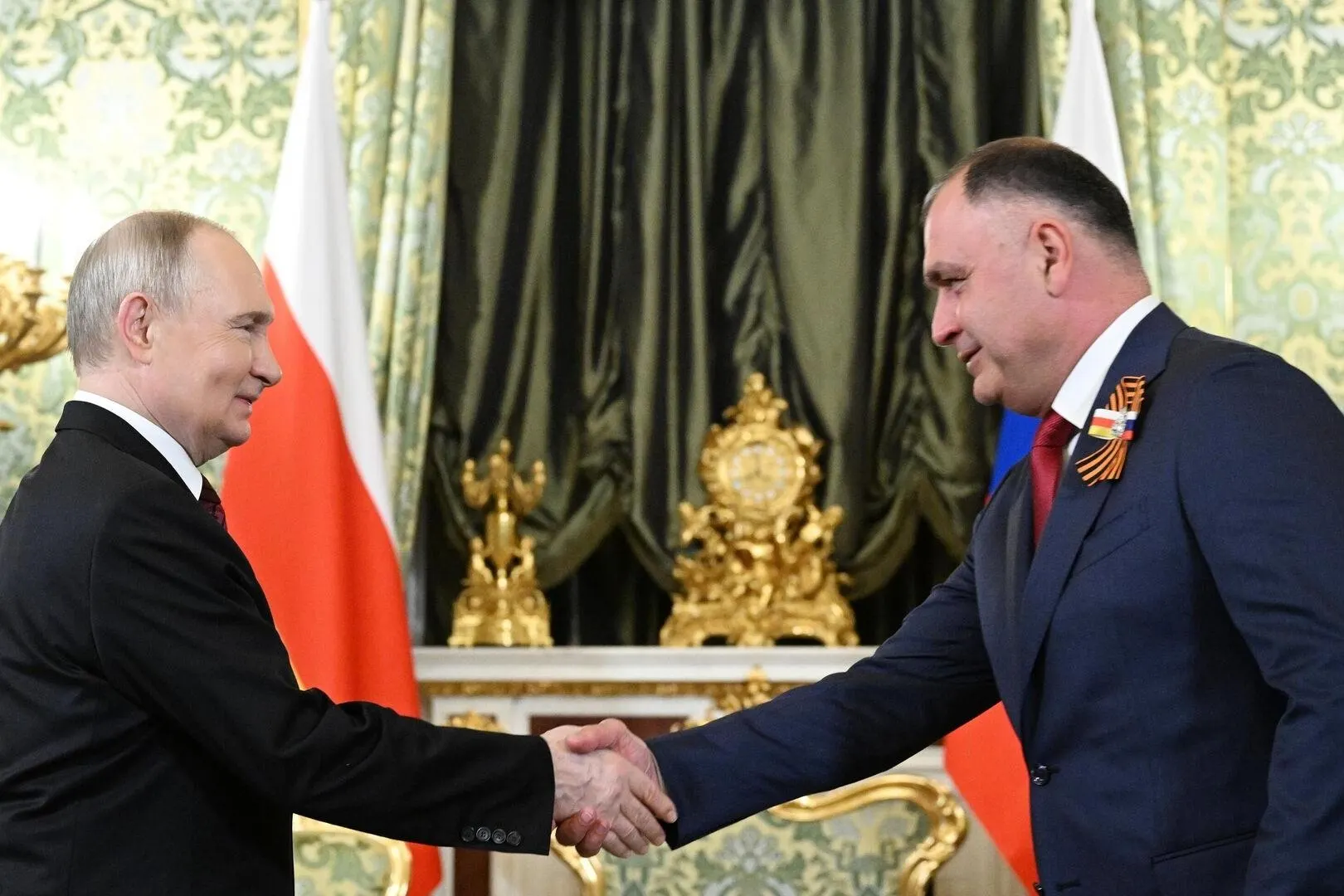 Президент направил в Государственную Думу на ратификацию договор о синхронизации законодательства, создании единого экономического пространства и координации внешней и оборонной политики с Южной Осетией.