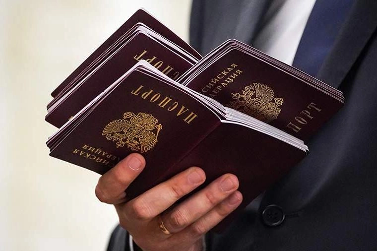 Депутаты намерены внести поправки ко второму чтению закона об ужесточении требований к получению гражданства: предложения позволят делать исключения для иностранцев, которых в других странах осудили за поддержку российской политики и спецоперации.