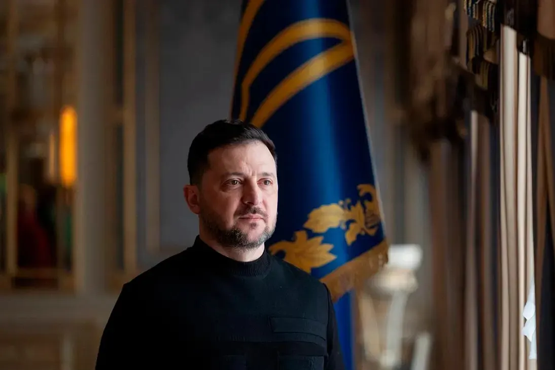 Киев не получал официального предложения о прекращении огня 8–9 мая, поэтому президент сообщил о зеркальном «режиме тишины», который начнётся в ночь на 6 мая. Российское военное ведомство одновременно пригрозило ударами по Киеву; в Москве 9 мая ожидают парад без военной техники и с ограниченным числом иностранных делегаций.