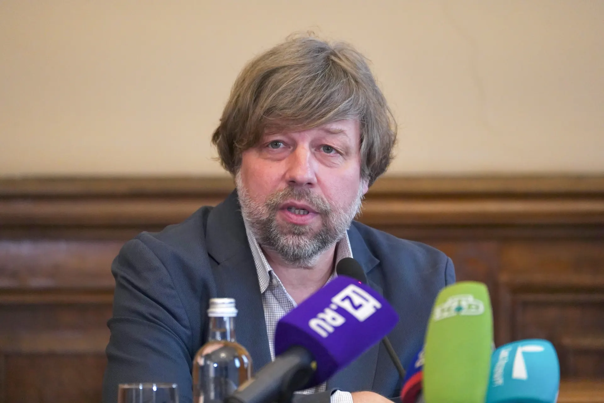 После освобождения в рамках обмена Александр Бутягин и директор музея провели совместную пресс‑конференцию, где обсудили задержание, обвинения и планы археолога продолжать научную работу.