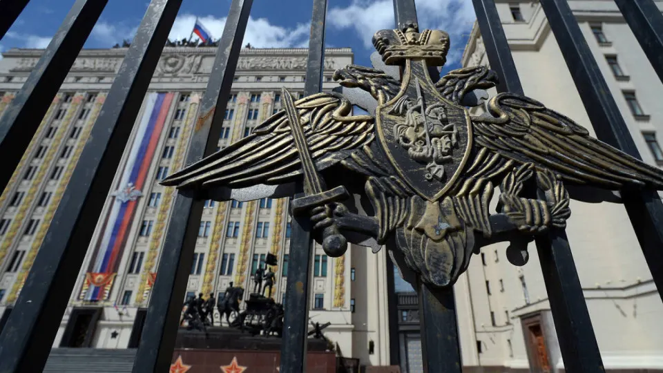 Ведомство предлагает получать в распоряжение акции, землю, технику и оборудование национализированных предприятий стройсектора без передачи через Росимущество, чтобы оперативно использовать мощности для гособоронзаказа.