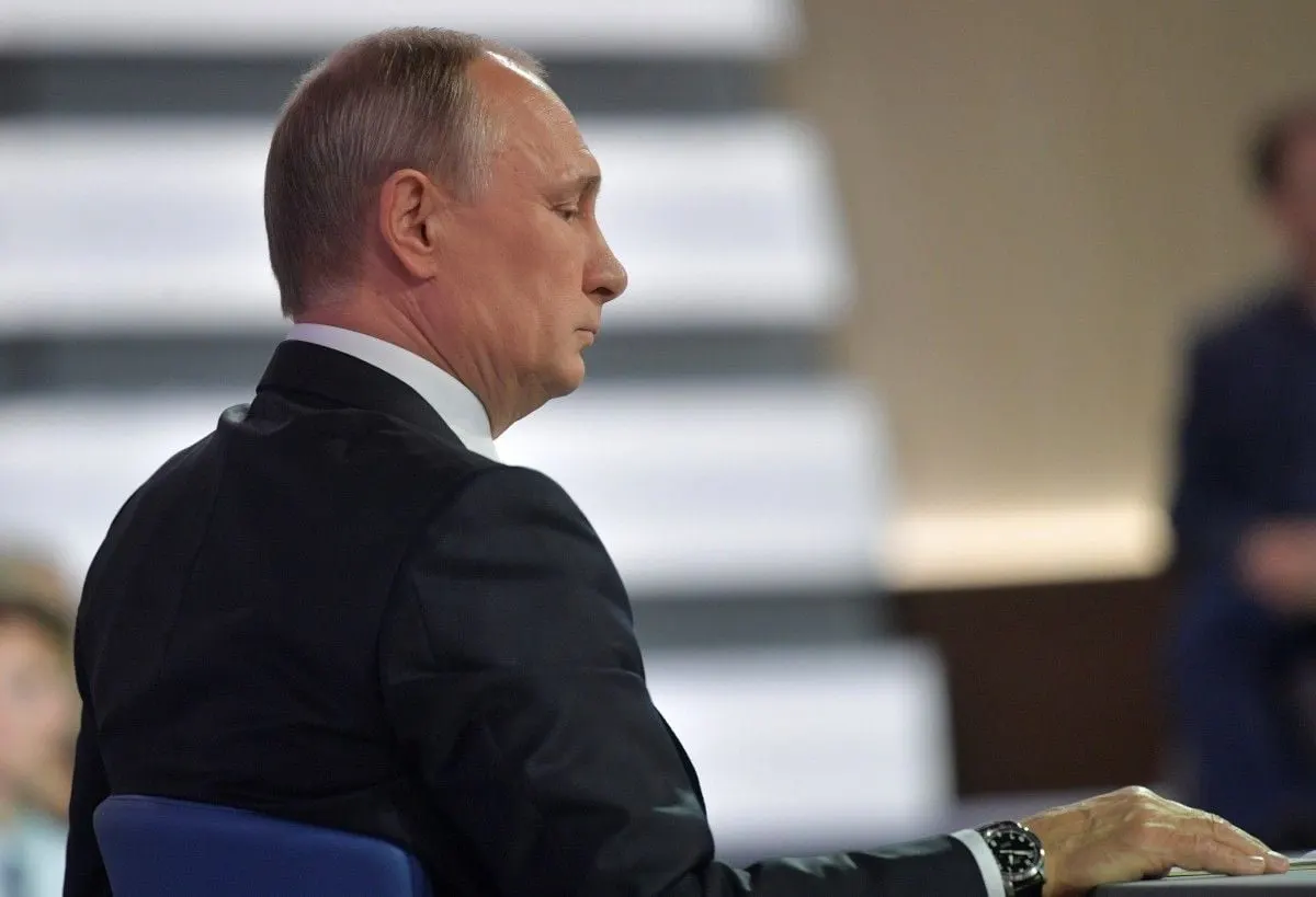 Удары украинских беспилотников по объектам в России и растущие потери на фронте заставляют ближайших партнеров усомниться в способности российского руководства защищать свою территорию и союзников.