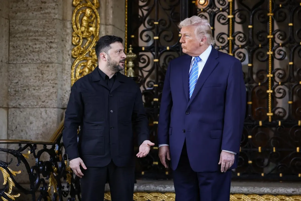Обозреватель отмечает, что оценка Трампа в отношении Украины смягчилась: у Киева появились шансы, а внутри США растет поддержка. При этом президент США по-прежнему скептичен в отношении роли Зеленского и сомневается в отдельных поставках вооружений.