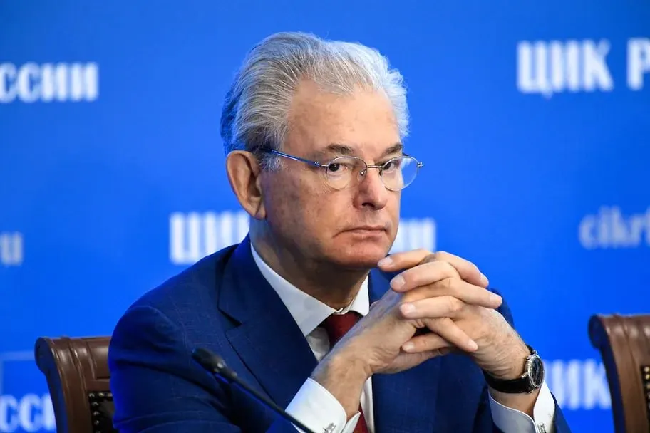 Зампред ЦИК сообщил, что технологию будут тестировать и масштабировать, но не раскрыл, в каком регионе начнут испытания. Электронные списки уже вызывают споры из‑за прозрачности и доступа наблюдателей.