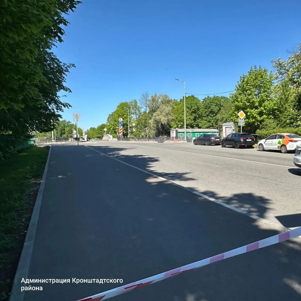 Въезд и выезд из Кронштадта временно закрыты после утренней атаки беспилотников. Приостановлено движение ряда автобусных маршрутов, вход на фестиваль «Паруса Кронштадта» закрыт.