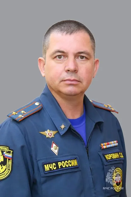 Президент подписал указ о назначении полковника внутренней службы Сергея Коровина. Он служит в МЧС более 25 лет, занимал ключевые посты в Курганской области и отмечен рядом наград.
