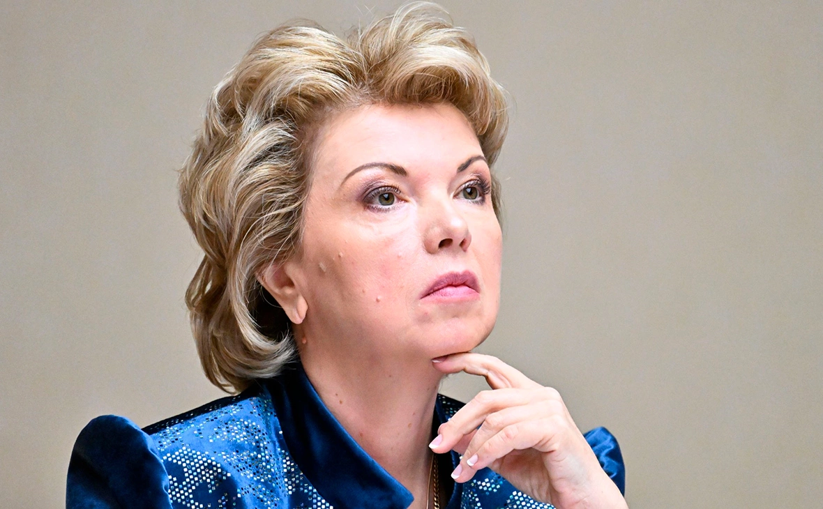 Советник по культуре сообщила, что в раздел о крылатых выражениях добавят фразы современных героев. Первые единые учебники для 10–11-х классов планируют ввести с 1 сентября 2027 года.