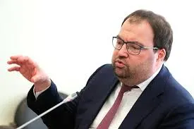 Глава Минцифры на IT‑завтраке ПМЭФ‑2026 сообщил, что внедрение механизмов возрастной идентификации в онлайн‑сервисы станет приоритетной задачей; ведомство изучает зарубежный опыт.