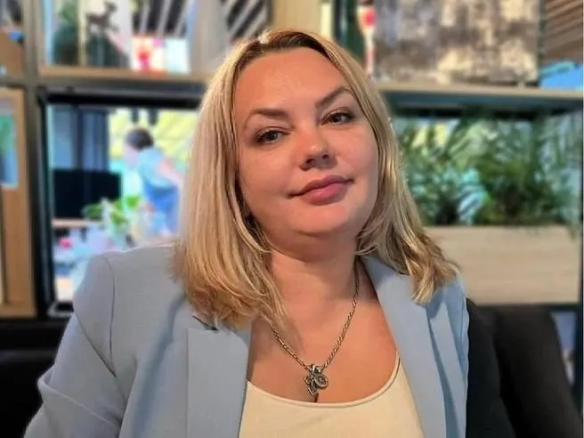 Бывший глава департамента экономической политики Волгограда и ещё 11 фигурантов оспаривают передачу материалов дела в Краснодарский край; им предъявлены обвинения в мошенничестве и взятках.