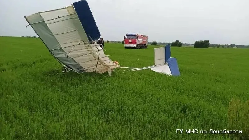 Крушение одноместного сверхлегкого самолёта произошло вечером около аэродрома Сельцо в Волосовском районе Ленобласти; по предварительным данным, пилот погиб.