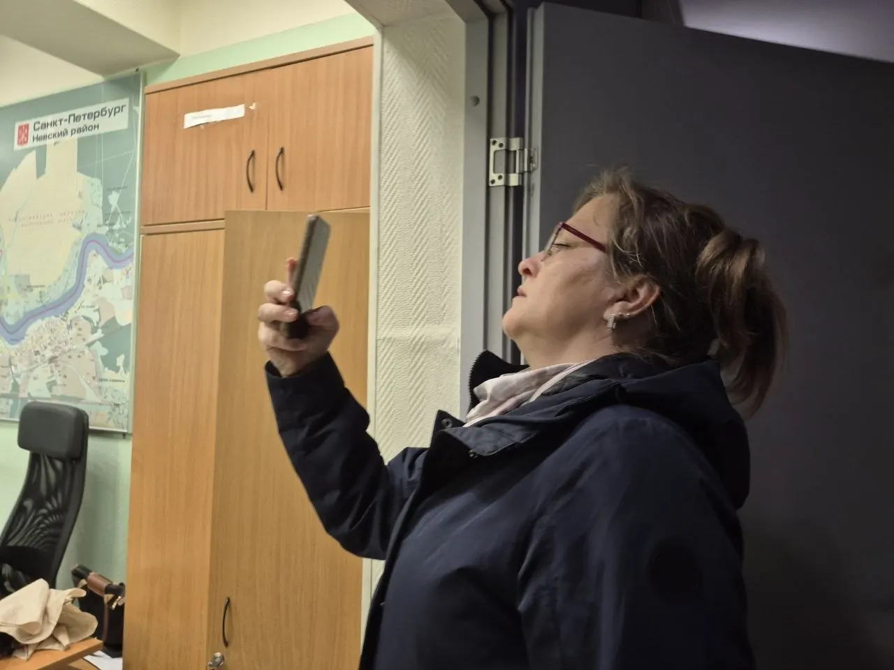 Градозащитники заявляют, что дореволюционное здание на проспекте Обуховской Обороны, 54 готовят к сносу ради строительства Большого Смоленского моста; работы и отключение инженерии указывают на скорую демонтировку.