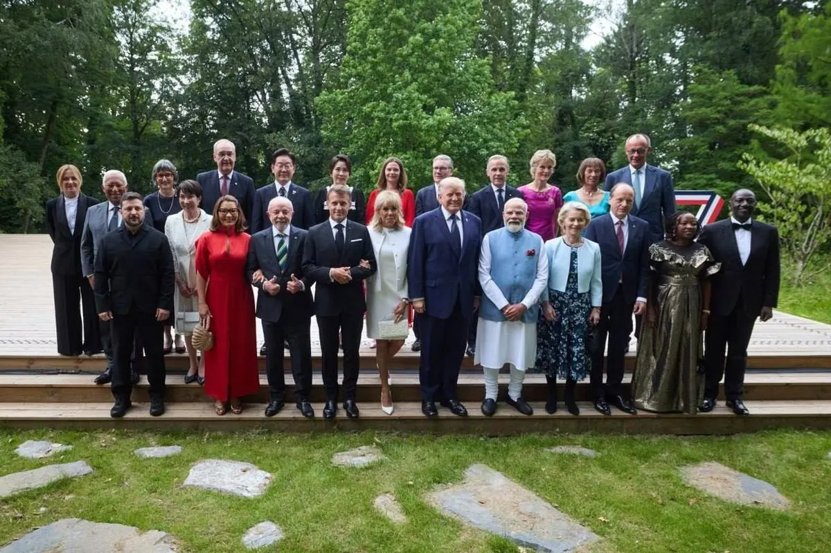 На саммите G7 в Эвиане главы государств приняли «геополитическую декларацию», в которой подтвердили поддержку Украины, договорились увеличить поставки средств ПВО и дальнобойных систем, а также ужесточить санкции в отношении российской военной экономики.