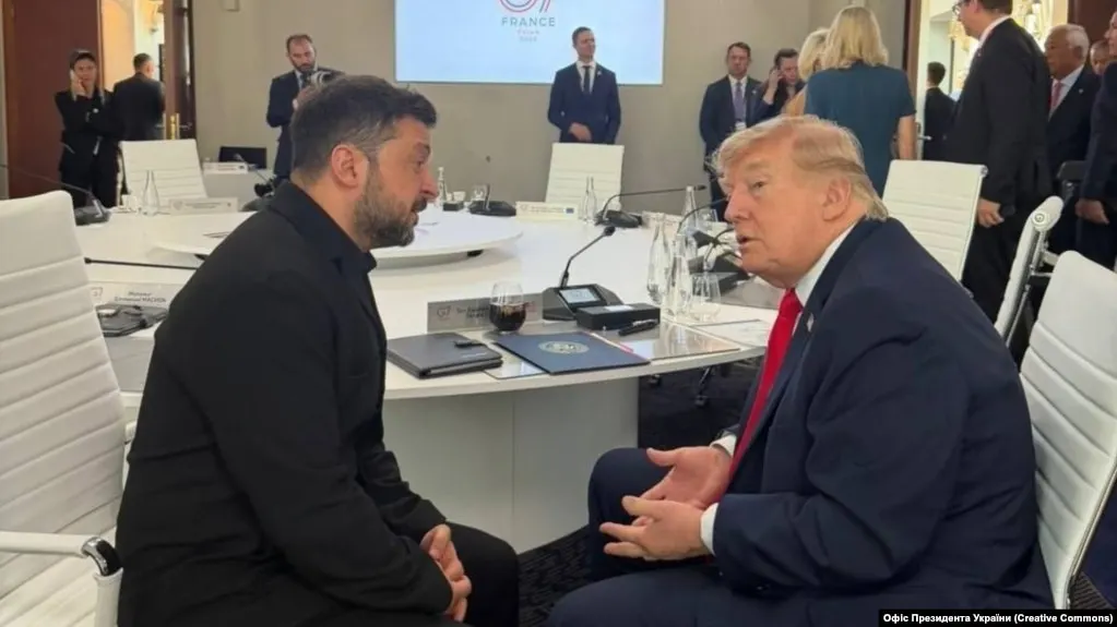 На саммите G7 в Эвиане главы стран обсудили ситуацию вокруг Украины, признали, что Киев удерживает инициативу, и согласились увеличить давление на Москву — в том числе обсуждались новые санкции в энергетике и банковском секторе.