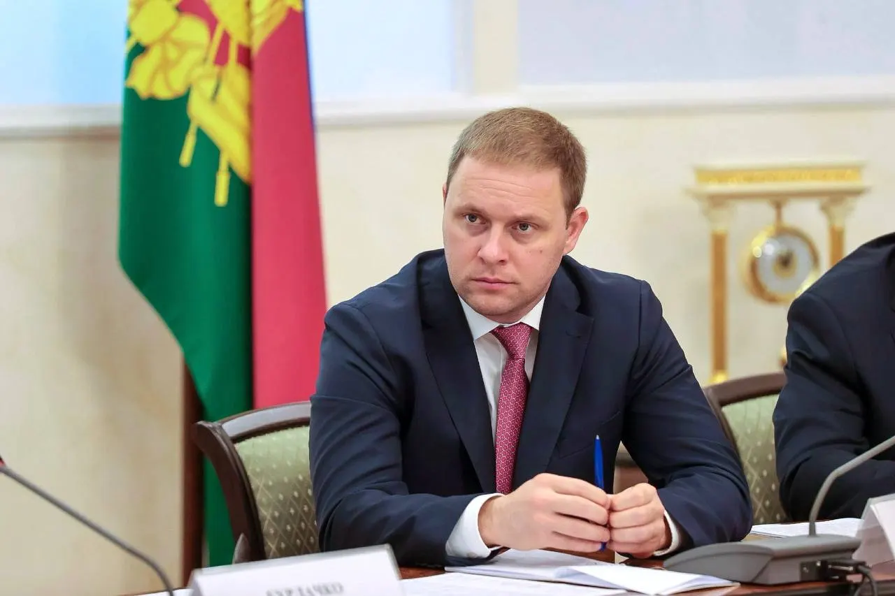 Швец, который в течение пяти лет руководил Анапой и имеет более десяти лет опыта в госуправлении, возглавил госкорпорацию, отвечающую за развитие туриндустрии.