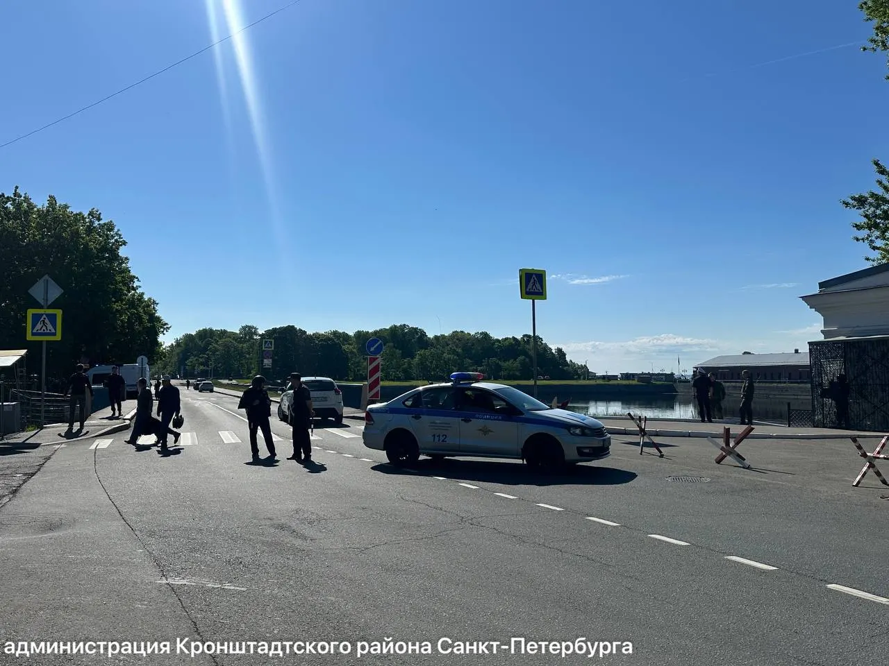 Из‑за невозможности проезда по Макаровской улице в Кронштадте скорректировали трассы движения автобусов № 1КР и 3КР — публикуем новые схемы следования.