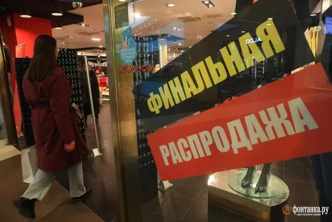 С начала 2026 года развитие международных ритейлеров в Петербурге остановилось: почти половину площадей ТЦ заняли российские марки, среди иностранных доминируют компании из ОАЭ, Турции, Италии и Китая.