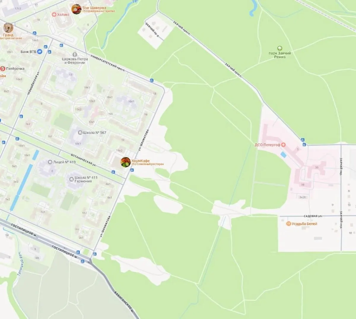 Предлагается сохранить 470 тыс. кв. м земли в Петергофе между Бабигонским шоссе, улицей Шахматова, Университетским проспектом и Заячим проездом как природно‑мемориальную зону. Участок освободился от аренды, застройщик оспаривает это в суде.
