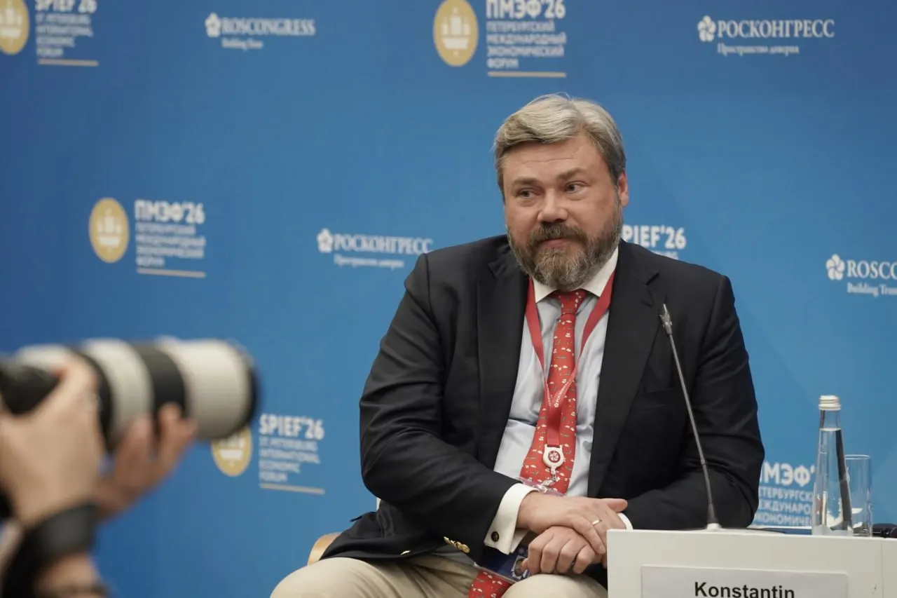 На дискуссии на ПМЭФ обсуждали угрозы для России в XXI веке: варианты развития от идеологической победы до технологического отставания и риска поражения в СВО. Выступали политики, философы и эксперты.