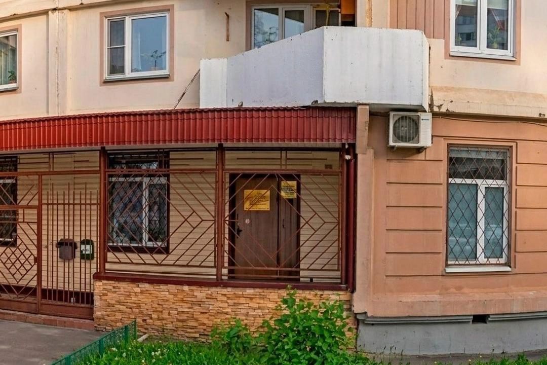 В холодильнике центра на улице Суздальской обнаружили пять человеческих голов. Обыски проходят в рамках уголовного дела, возбуждённого в Петербурге; следствие проверяет версии о незаконной торговле биоматериалами и возможной передаче образцов коммерческим структурам.