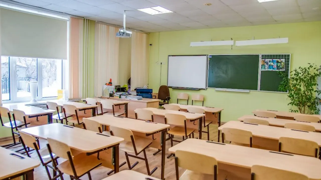 Минпросвещения утвердило программу преподавания арабского языка в школах — она начнёт действовать с 1 сентября. Ранее также озвучили планы ввести арабский в ЕГЭ как предмет по выбору в ближайшие два года.