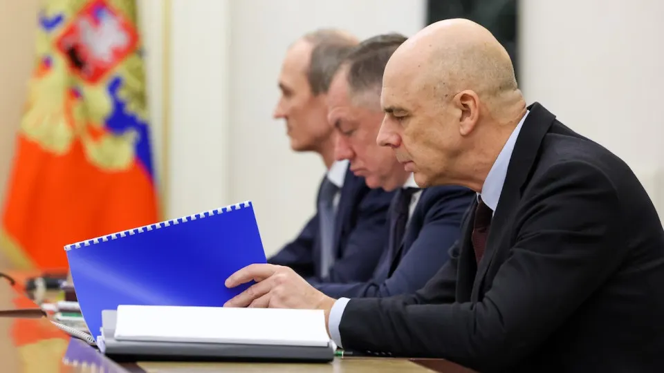 Индекс RGBI опустился до минимума с февраля, а доходности длинных ОФЗ достигли 15,5% годовых на фоне роста бюджетных расходов, рисков инфляции и осторожной политики Центробанка.