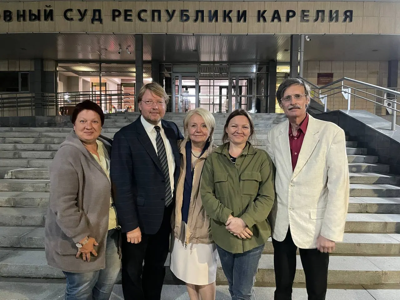 Территориальная избирательная комиссия Петрозаводска отклонила регистрацию списка партии «Яблоко», заявив, что документы были подписаны лицом без полномочий; в партии называют решение политически мотивированным и намерены обжаловать его.