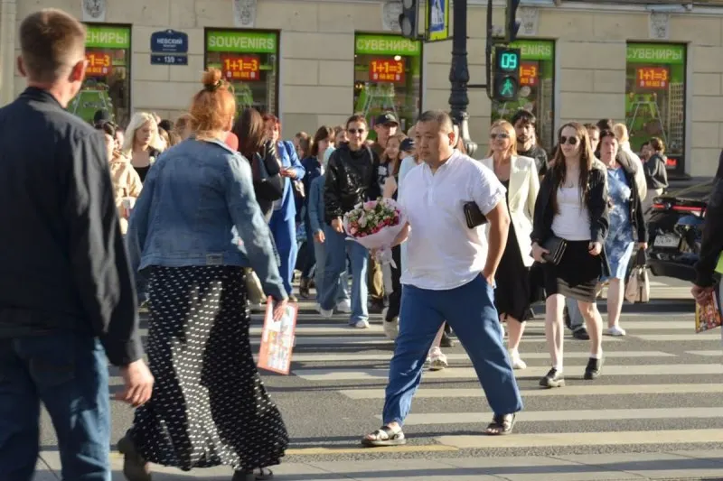 Выходные 25–26 июля в Петербурге и пригородах будут насыщены: День ВМФ в Кронштадте, день рождения Зеленогорска, международный фестиваль уличных театров на Елагином и другие события на любой вкус.