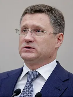 Вице-премьер сообщил, что запрет на экспорт бензина будет продлён для производителей и непроизводителей. Ограничение на экспорт дизеля планируют отменять по мере восстановления рынка, чтобы избежать переизбытка и снижения переработки.