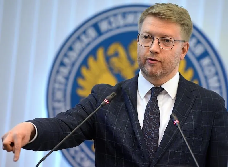 Лидер «Яблока» пожаловался в Центризбирком на петербургский избирком: партия утверждает, что формальное нарушение, уже устранённое, может стать основанием для отказа в регистрации её списка кандидатов.