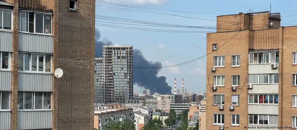 Федеральное министерство призвало граждан ФРГ воздержаться от поездок по всей территории России из‑за угрозы ударов беспилотников, риска произвольных задержаний, перебоев в авиации и дефицита топлива.