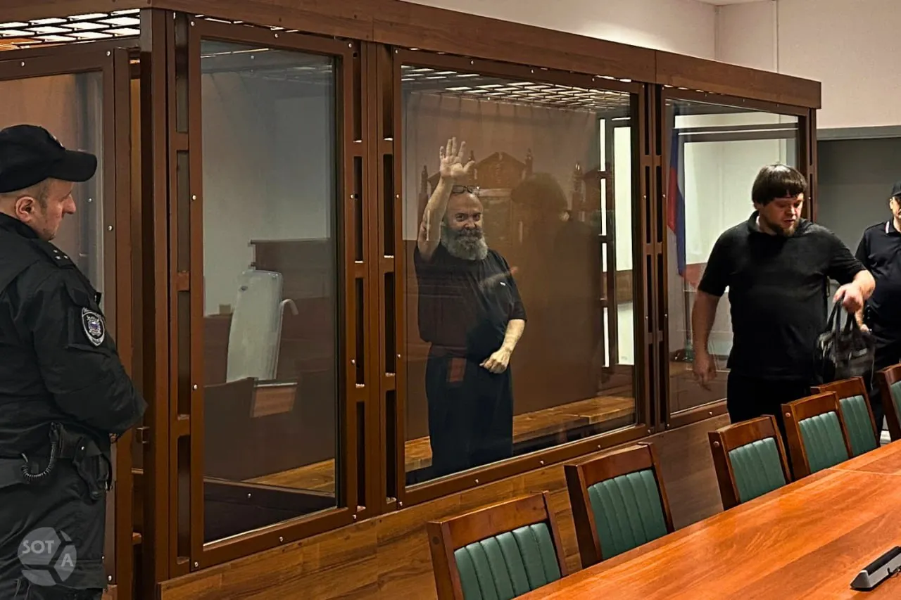 Санкт-Петербургский городской суд признал 54‑летнего Андрея Матушкина виновным в государственной измене и назначил 12 лет колонии строгого режима. Процесс проходил в закрытом режиме.