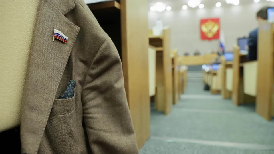 Правительство поддержало инициативу, которая исключает санкции за отсутствие или несвоевременную подачу деклараций региональными депутатами; документ требует доработки с учётом особенностей декларирования.