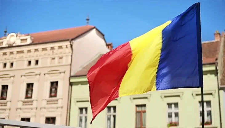 Бухарест потребовал выезда сотрудника посольства России после того, как румынские силы сбили три беспилотника 24–26 июля. Дипломату предъявили обломки одного из аппаратов, а румынского посла в Москве отозвали для консультаций.