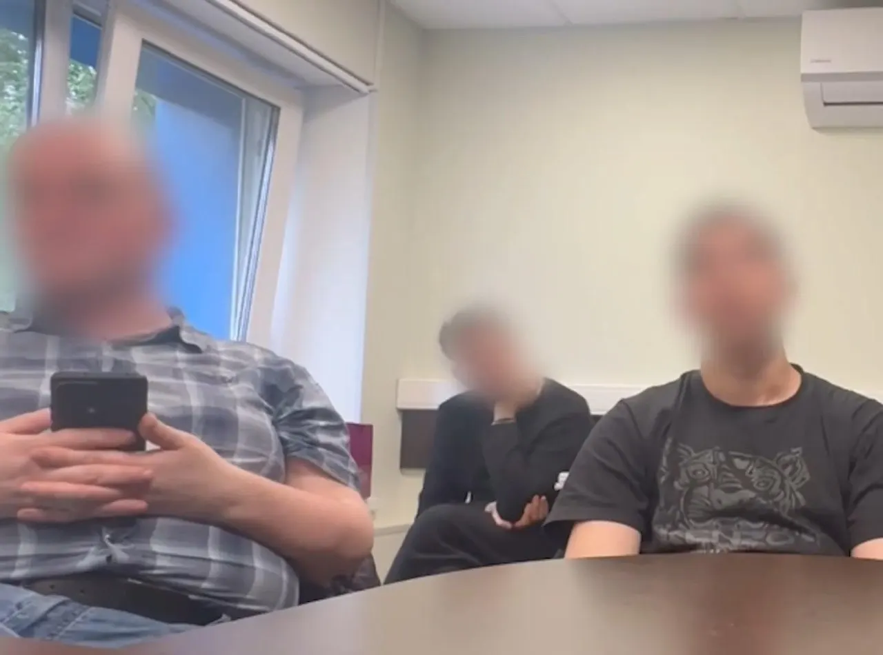 Следственный комитет сообщил о начале расследований: по версии следствия, популярный чат‑бот для знакомств использовался спецслужбами Украины, в связи с этим возбуждены дела по статьям о терроризме.