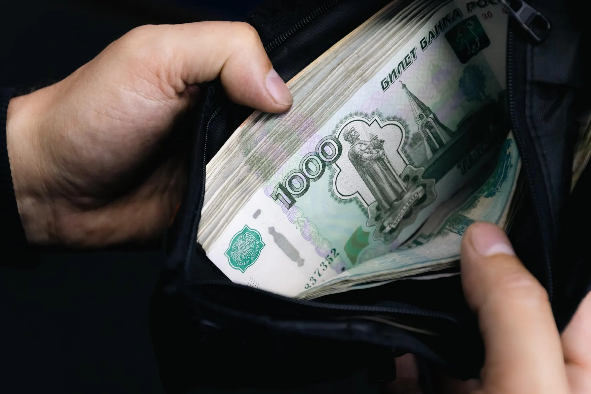 Центральный банк разъясняет: замедление инфляции — это падение темпов роста цен, а не обязательно само снижение цен. Алексей Заботкин предупредил об опасности дефляции.