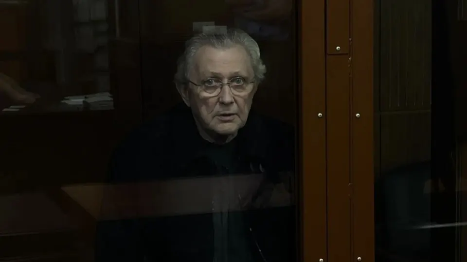 После задержания в июне бизнесмен вышел из состава учредителей нескольких фирм; ему предъявлены обвинения в причастности к убийству и незаконном обороте оружия, расследование продолжается.