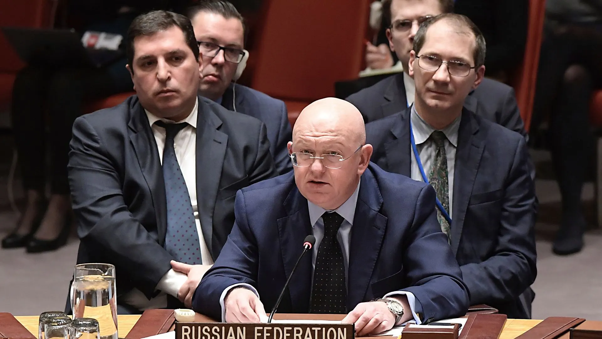Кратко: власти опровергли планы массовой мобилизации, приняты новые законопроекты, введены ограничения на бензин, произошли аварийные происшествия и возобновились санкции в отношении мультсериала.