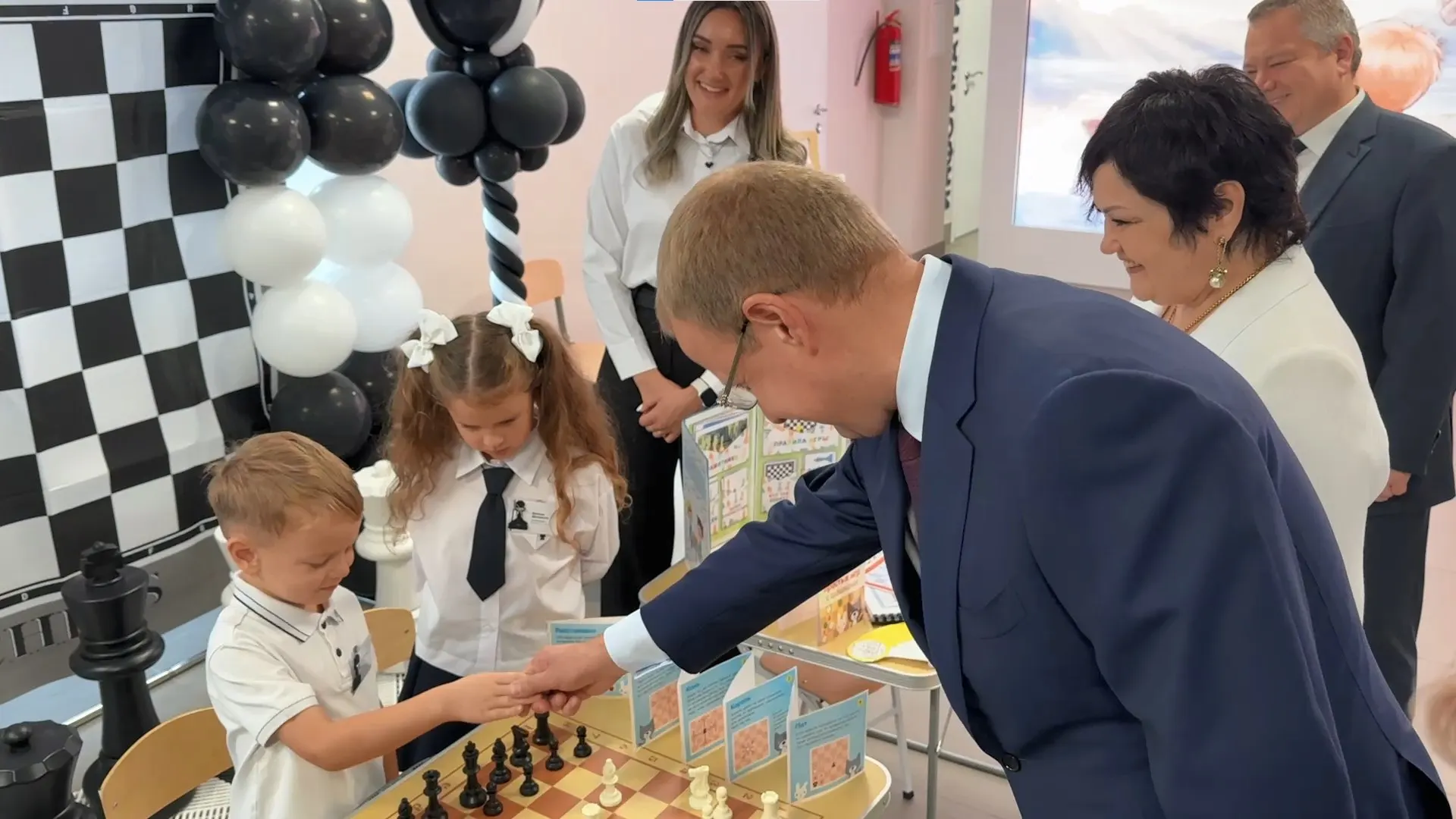 Алтайский край выделит около 6,8 млрд рублей на ремонт и строительство школ, часть средств поступит из федерального бюджета.