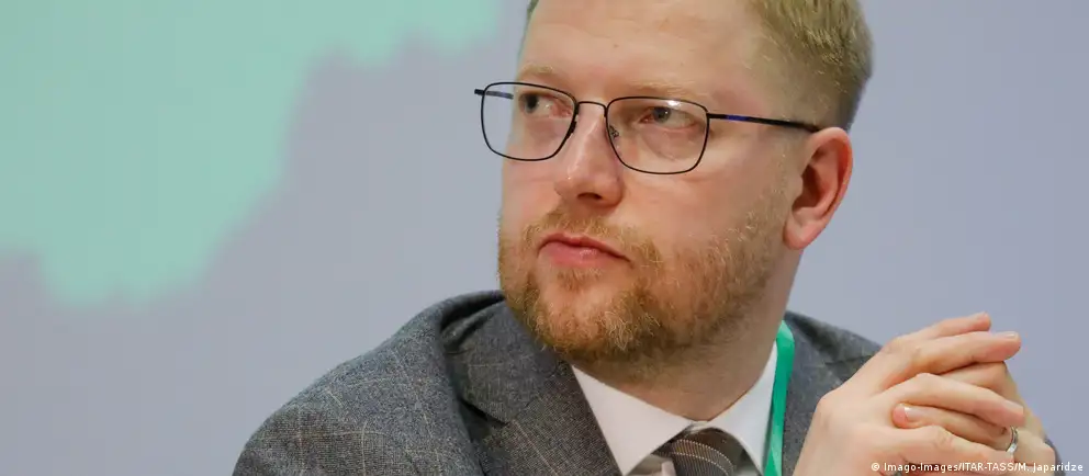 Лидер партии Николай Рыбаков заявил об отсутствии связей с иностранными организациями; Юлия Навальная призвала поддержать Яблоко на предстоящих выборах.