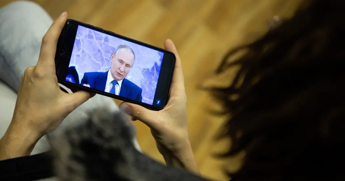 Учитель физики и математики рассказал о своей биографии, планах на свадьбу и моменте встречи с президентом, на которой было принято решение о приглашении на торжество.