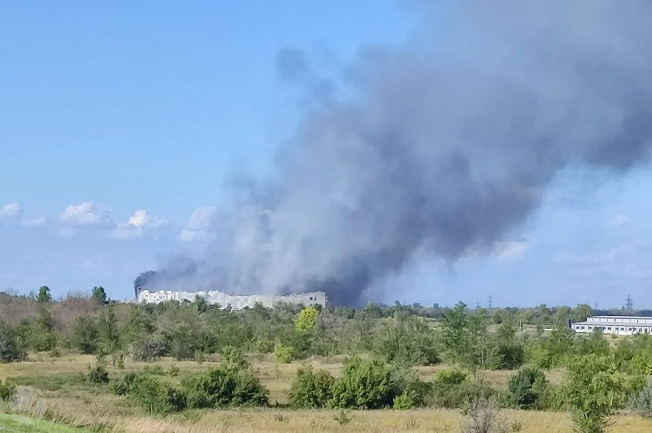 После атак беспилотников погибли люди в Самарской области и Ейске, активно обсуждают защиту Лосиного острова и последствия непогоды в Улан-Удэ; растут тревоги по стране.