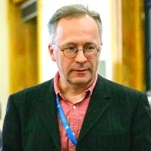 Во Санкт-Петербурге задержан доцент Европейского университета по делу о финансировании терроризма; следственные мероприятия проходят в его квартире.